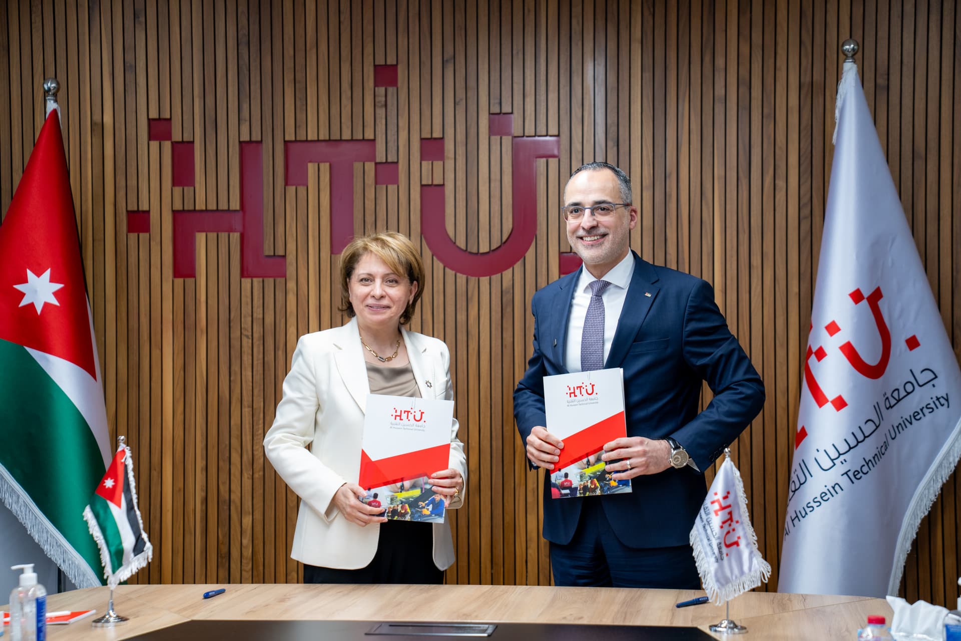 Al-Balbeisi and Al-Hinti Sign MoU to Advance the Use of Artificial Intelligence in the Public Sector